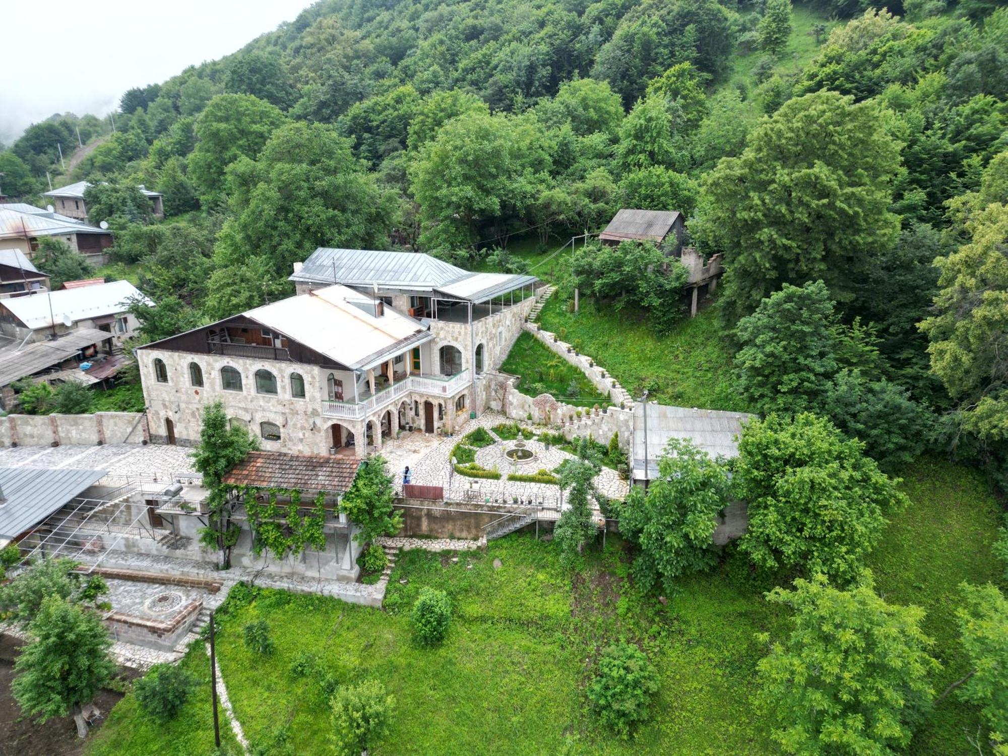 Готель Дехцени Діліжан Екстер'єр фото